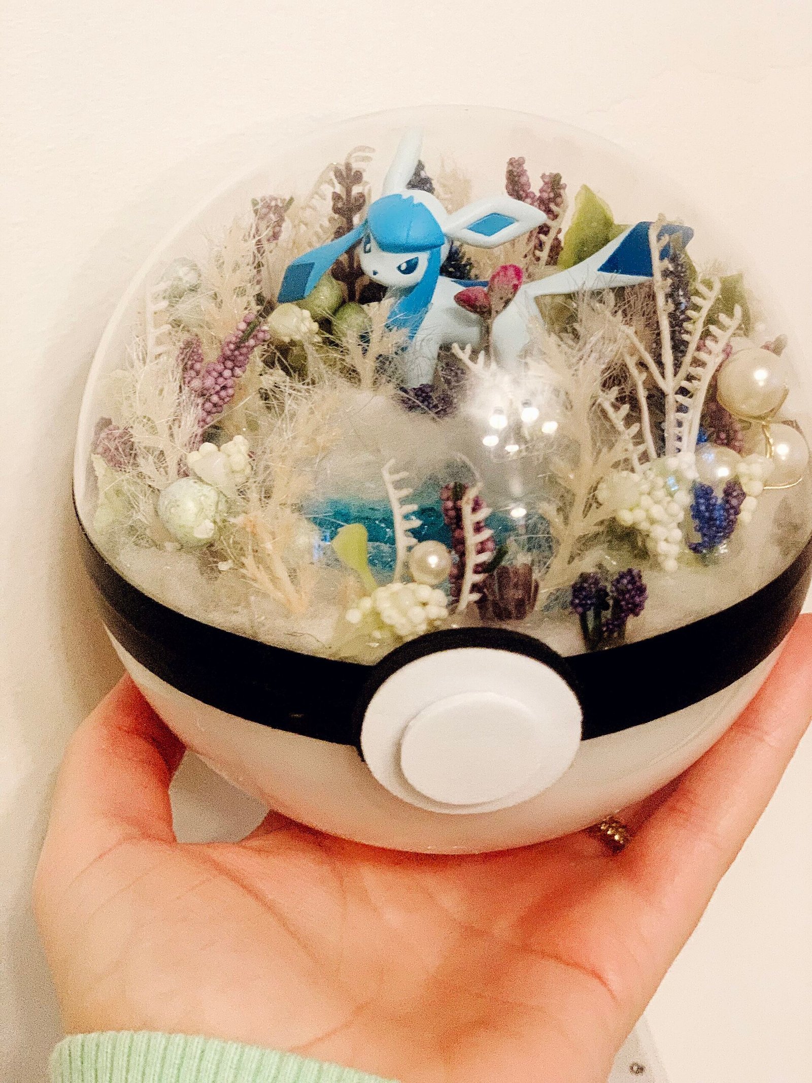 glaceon pokémon light up terrarium - Image 2